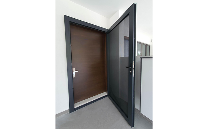 Hinged Secutiry Screen Doors